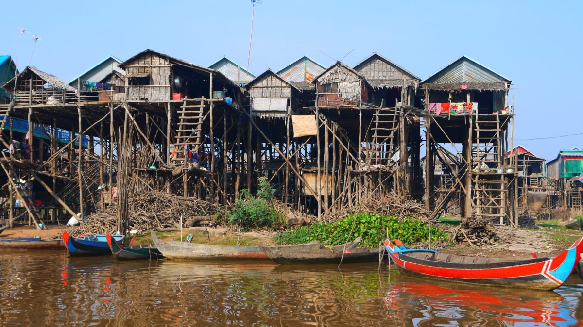 Tonle Sap søen med dens flydende landsbyer