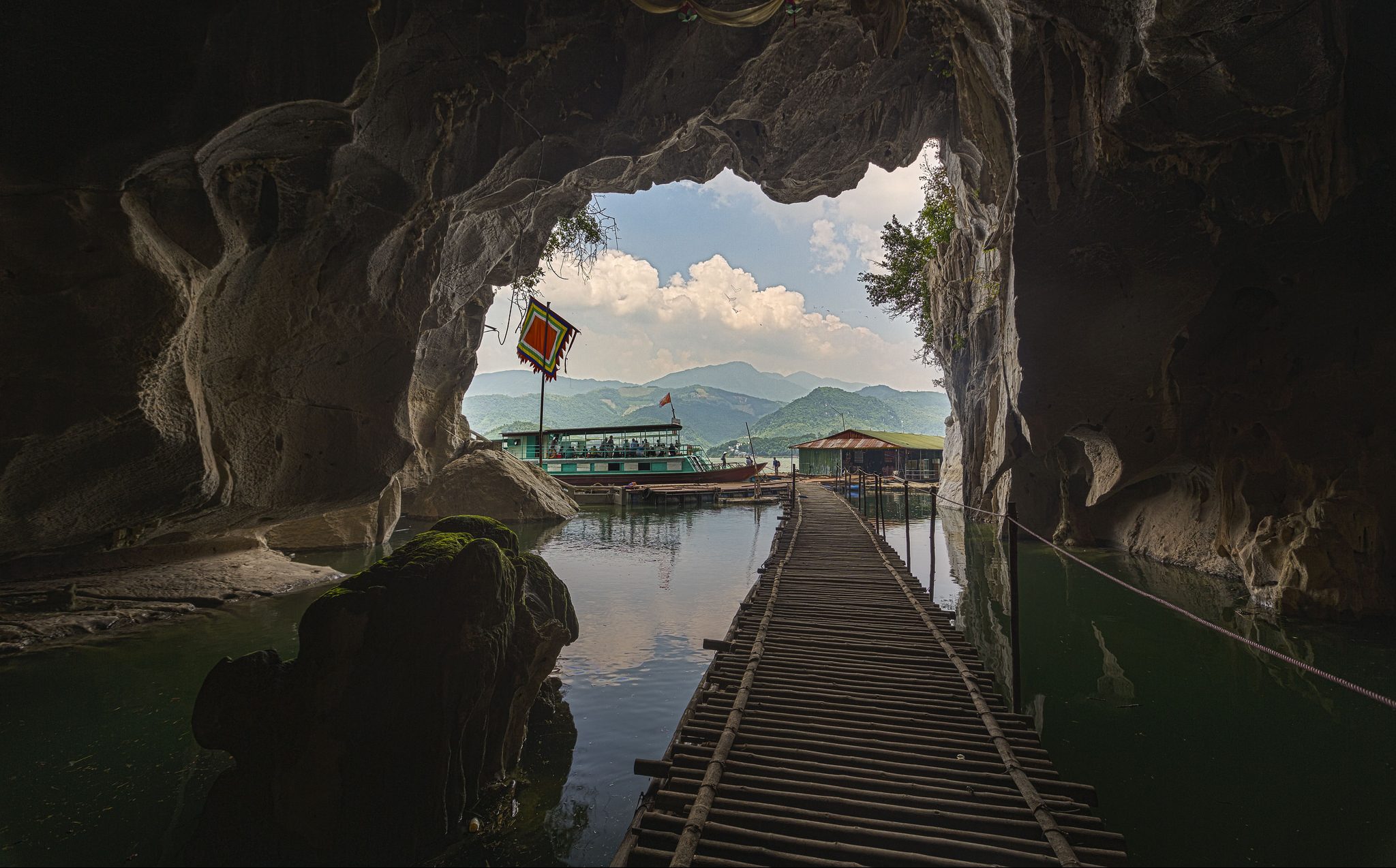 Udforsk grotter i Vietnam
