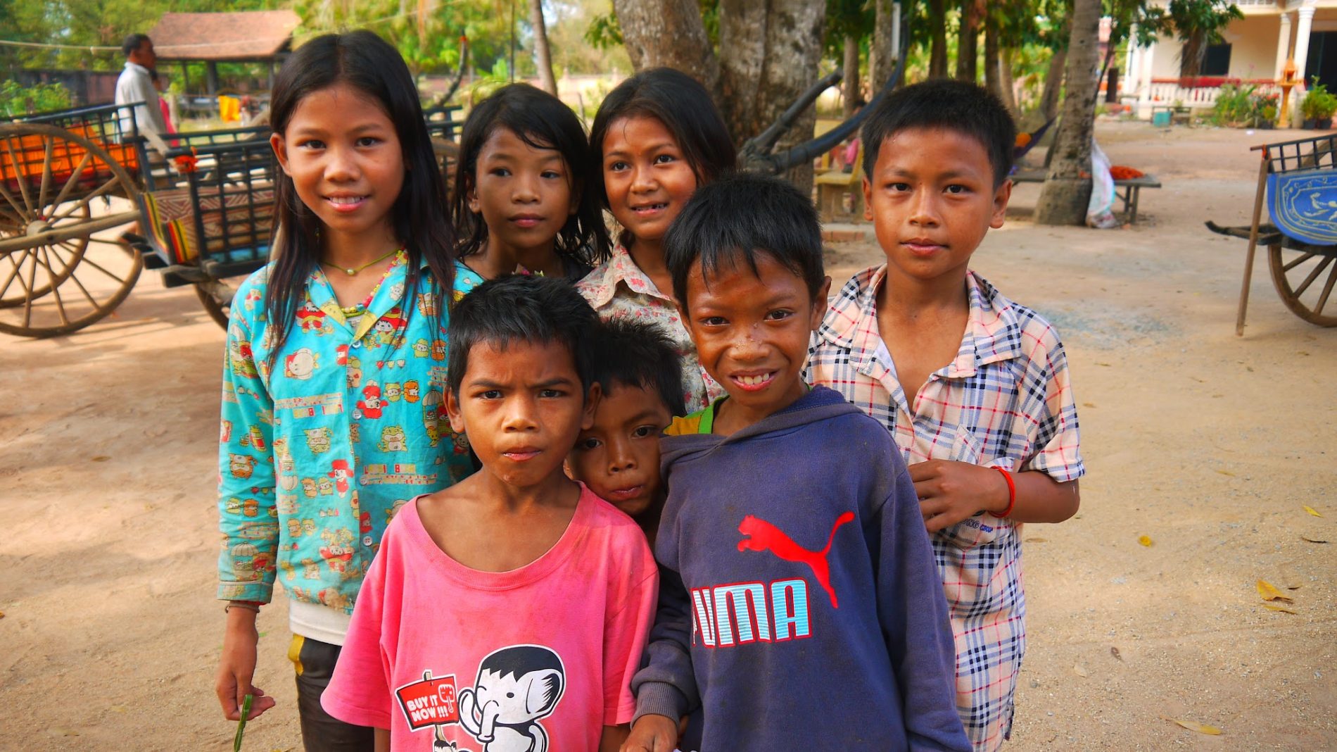 Imødekommende og nysgerrige børn i Cambodia
