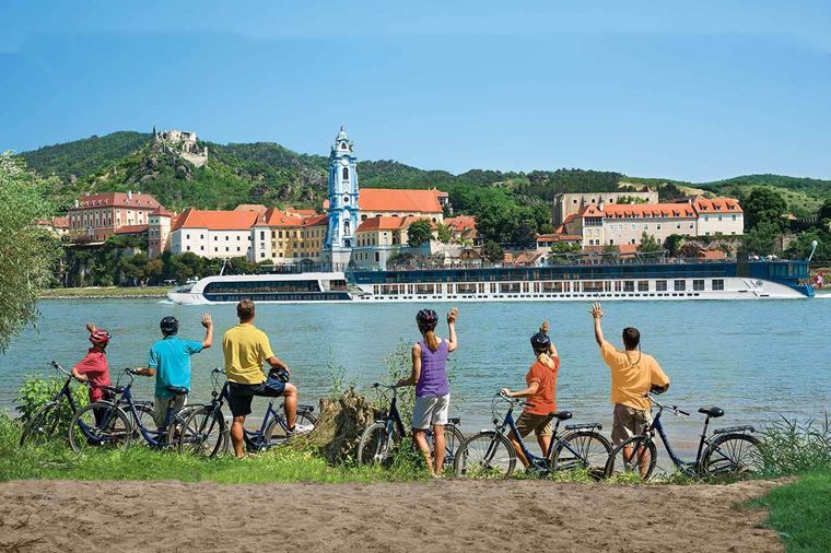 Med Ama Waterways er der rig mulighed for dejlige cykelture langs floden
