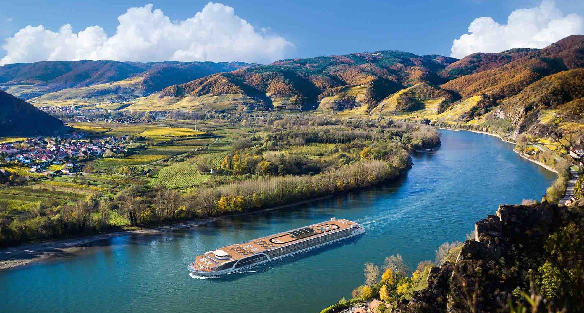 Ama Magna på Donau Floden